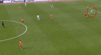 Süper Lig'de kendi kalesinden rakip kaleye inanılmaz gol
