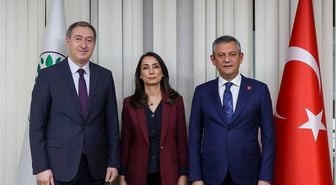 Özgür Özel'den kulisleri hareketlendiren ziyaret! Kürsüden ilan etti, DEM Parti destek verdi
