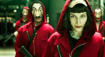 La Casa de Papel'in Tokyo'su Ursula Corbero'dan annelik pozu
