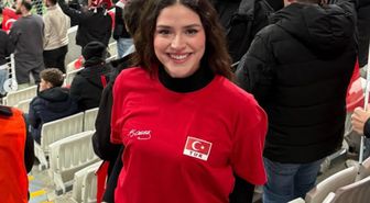 Ayşe Yüksel’in aile pozunda benzerlik detayı dikkat çekti