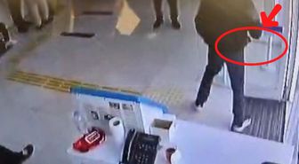 Banka şubesinde satırla gasp girişimi