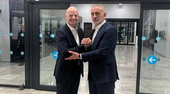 Gianni Infantino İstanbul'a geldi! Hacıosmanoğlu ile verdiği pozu görenler aynı yorumu yaptı
