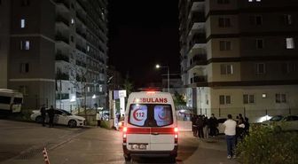 İzmir'de 28 öğrenci, gıda zehirlenmesi şüphesiyle hastaneye kaldırıldı