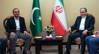 İran Dışişleri Bakanı Erakçi ile Pakistan Genelkurmay Başkanı Munir, Tahran'da görüştü