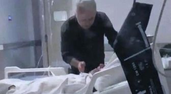 Böyle evlat olmaz olsun! Hasta yatağındaki babasını böyle darp etti