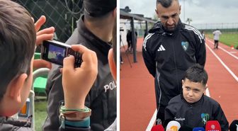 Serdar Dursun'un attığı golü tuşlu cep telefonuyla kaydeden minik taraftara unutamayacağı hediye