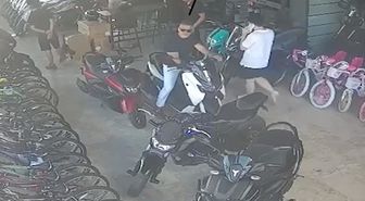 Manavgat'ta eski başkanın rüşvet parası motosikletle taşınmış