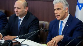 Eski İsrail Başbakanı Bennett ve ana muhalefet lideri Lapid seçim koalisyonu kurdu