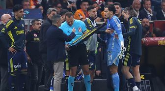 Oyundan atılan Ederson, sinirini VAR monitöründen çıkardı