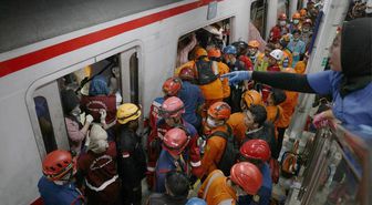 Tren faciası ülkeyi sarstı: 14 ölü, 38 yaralı