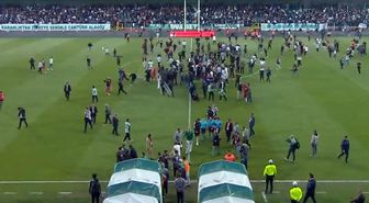 Maç bitti yüzlerce Amedspor taraftarı sahaya daldı