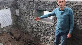 Define avcıları 'Öksürük Baba Türbesi'ni talan etti