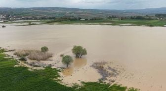 Bursa'da baraj gövdesinde izinsiz ekilen araziler su altında kaldı; 500 dekar alan dronla görüntülendi