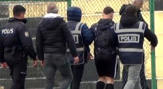 Hakeme yumruk atan futbolcu gözaltında