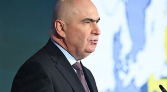 Romanya'da güven oyu alamayan hükümet düştü! Başbakan görevden alındı