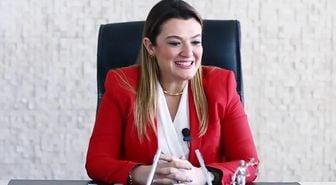 Antalya'da yolsuzluk soruşturmasında Büyükşehir Belediyesi Genel Sekreteri Cansel Tuncer tutuklandı