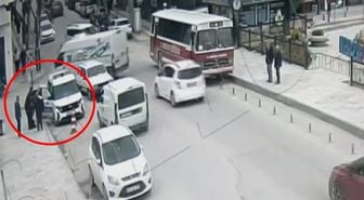 Polislerin 'heimlich' manevrası ile hayata tutundu; o anlar kamerada