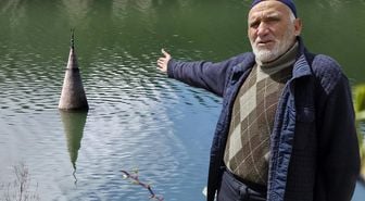 Daha önce görülmemiş bir kar yağdı, köy yeniden sular altında kaldı