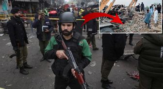 Pakistan'da düzenlenen intihar saldırısında 12 polis hayatını kaybetti