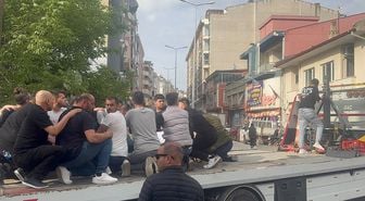 Yüksek sesle müzik tartışması kanlı bitti: Cenaze çekici üstünde taşındı