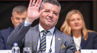Fenerbahçe'den kadın ve çocuk taraftarlarına jest