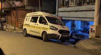 Şişli'de konuşmak için gittiği eşine ateş açtı; mermer parçaları kadını yaraladı