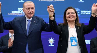 Burcu Köksal AK Parti'de! Rozetini Erdoğan taktı, ilk sözleri manidar