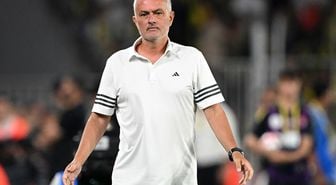 Jose Mourinho dedikodulara son verdi: İmza atmayacağım