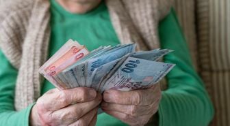 Emeklilerin beklediği tarih açıklandı! Maaş ve ikramiyeler hesaplara yatıyor