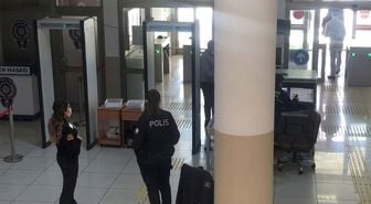 İstanbul Adliyesi'ne uyuşturucuyla girmeye çalışan şüpheli yakalandı