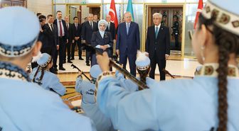 Cumhurbaşkanı Erdoğan Kazakistan'da! Resmi törenle karşılandı
