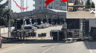 Sahnede Türk Bayrağı krizi! DEM Partili belediye konseri iptal etti