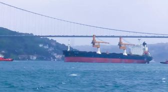 Drone saldırısına uğrayan gemi İstanbul Boğazı'nı kapattı
