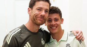 Xabi Alonso, İngiliz devinin başına geçti