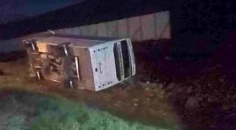 Taraftarları taşıyan midibüs devrildi, 27 taraftar yaralandı