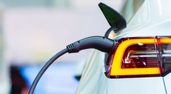 Evinde onaysız araç şarj edene 840 bin liralık 'kaçak elektrik' cezası