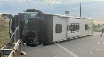Susurluk'ta yolcu otobüsü devrildi: 25 yaralı