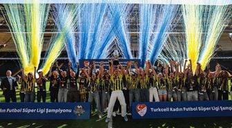 Şampiyon Fenerbahçe arsaVev, kupasını kaldırdı