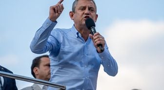 Özgür Özel saat verip çağrı yaptı: Ülkesini seven herkesi direnmeye davet ediyorum