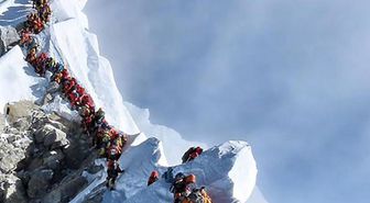 Everest'te 2 Hint dağcı hayatını kaybetti