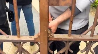 Bilgi Üniversitesi'nin kapısına kilit vuruldu! Öğrenciler ayaklandı