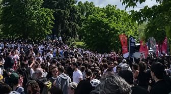 Kapatılan Bilgi Üniversitesi'nde tansiyon düşmüyor