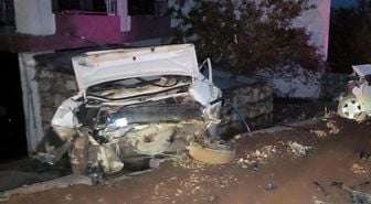 Otomobil park halindeki araca çarptı: 4 yaralı