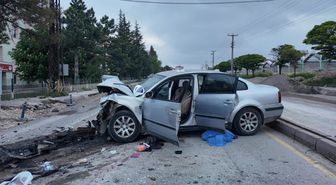 Niğde'de iki otomobilin çarpıştığı kazada 2 kişi hayatını kaybetti