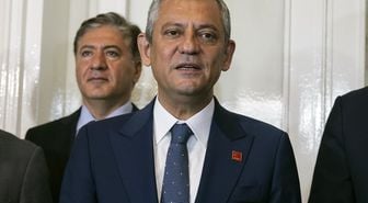Özgür Özel kendine yeni ünvanı buldu: Cumhuriyet Halk Partisi lideri