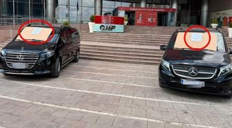 Kılıçdaroğlu, Özgür Özel'in iki makam aracını satışa çıkardı! Üzerindeki notlar kavga çıkarır