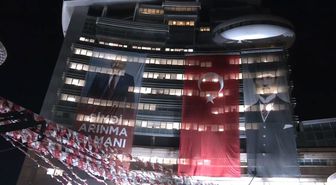 CHP Genel Merkezi'ne Kılıçdaroğlu'nun 'Şimdi arınma zamanı' yazılı posteri asıldı