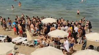Kuşadası'nda yürekleri ağza getiren olay! Çinli turist boğulma tehlikesi geçirdi