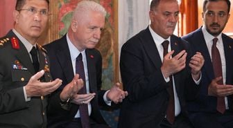 Vali Gül, çağ açıp çağ kapatan hükümdarı dualarla yad etti