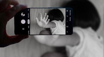 TikTok'ta 11 yaşındaki kızının müstehcen görüntülerini paylaşan anneye gözaltı